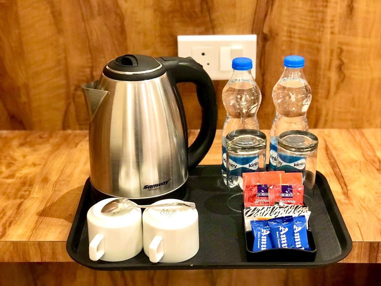 Hampton Hotel - 200 Mt From Golden Temple Amritsar Ngoại thất bức ảnh