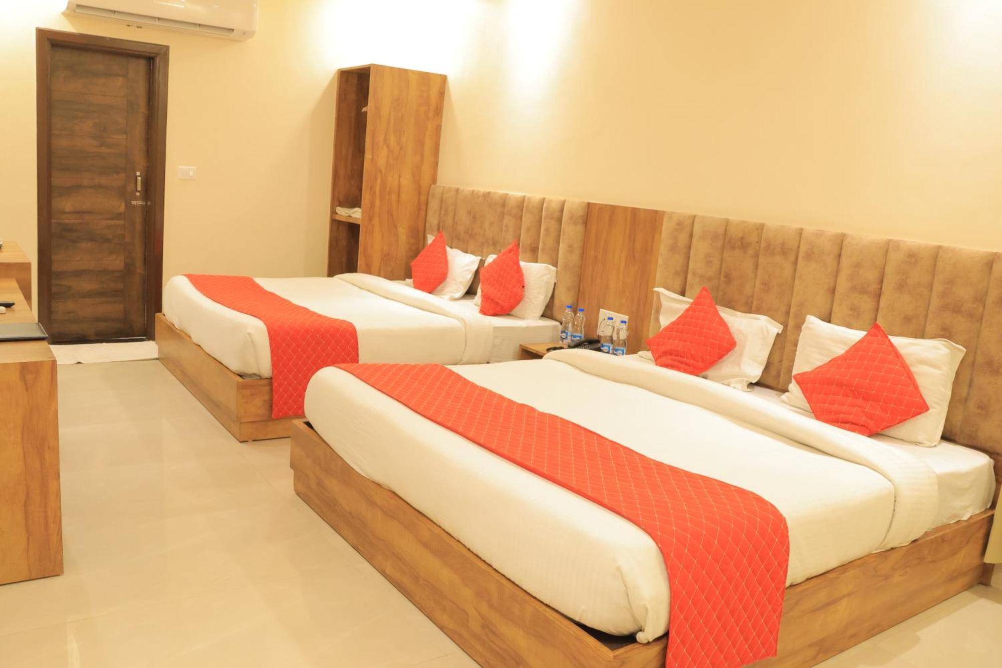 Hampton Hotel - 200 Mt From Golden Temple Amritsar Ngoại thất bức ảnh